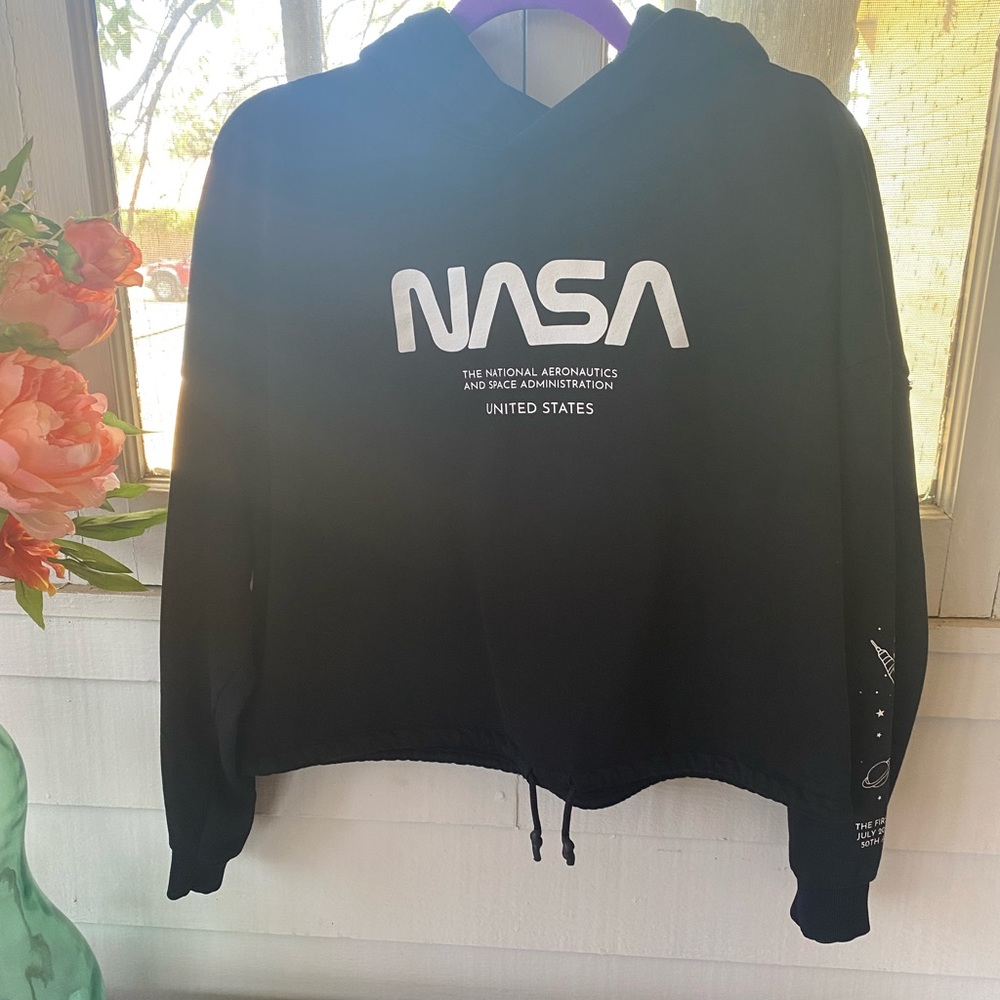 H&M NASA Cropped Black Hoodie size L